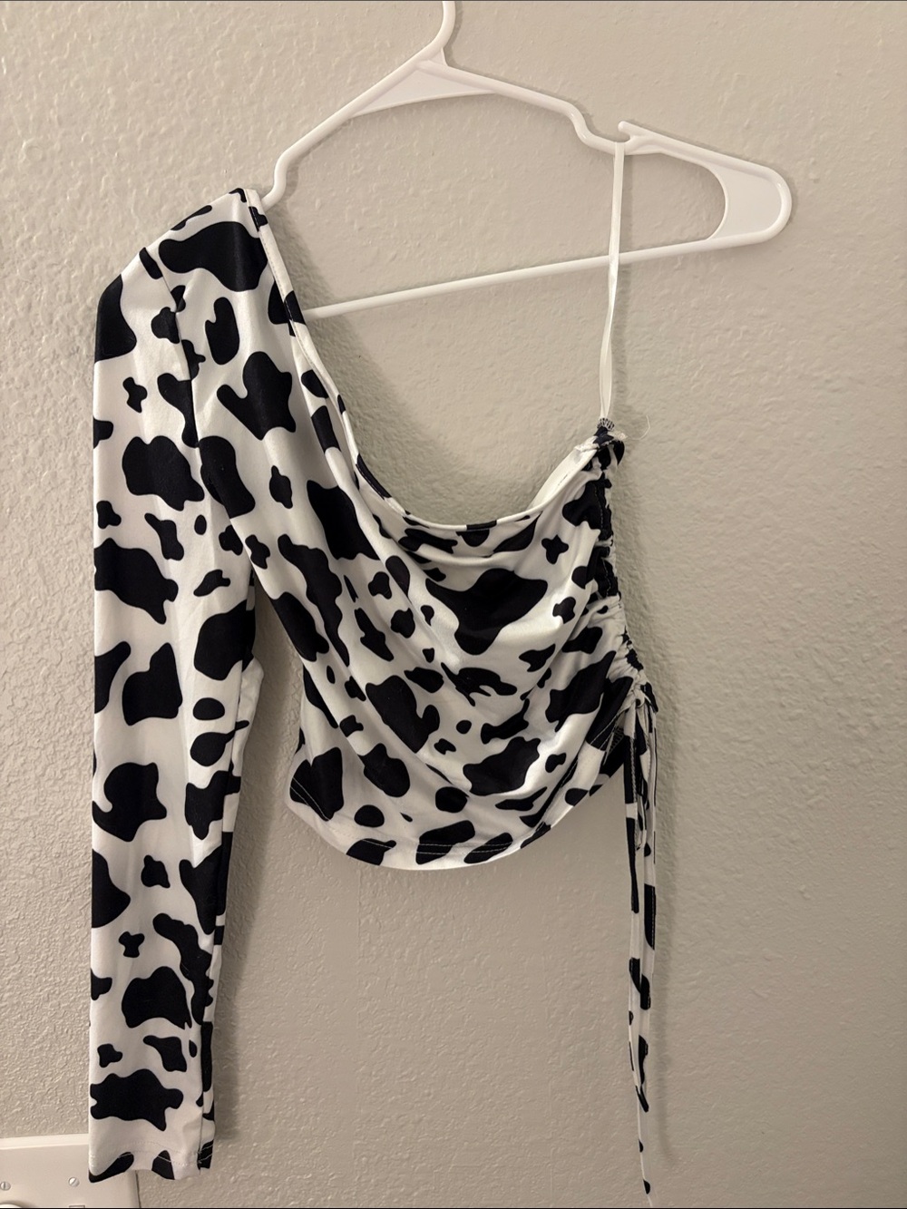 SHEIN One-Shoulder Cow Print Ruched Crop Top - Black & White